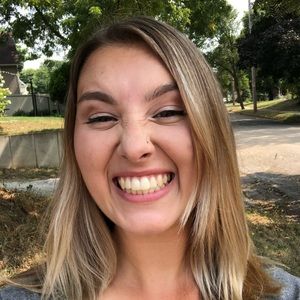 Meet your Posher, Aly